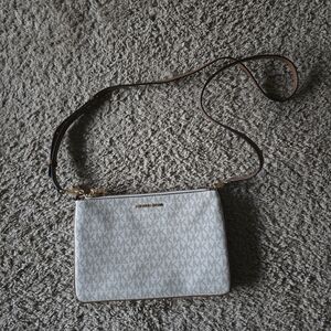 NWOT Michael Kors White Crossbody Bag